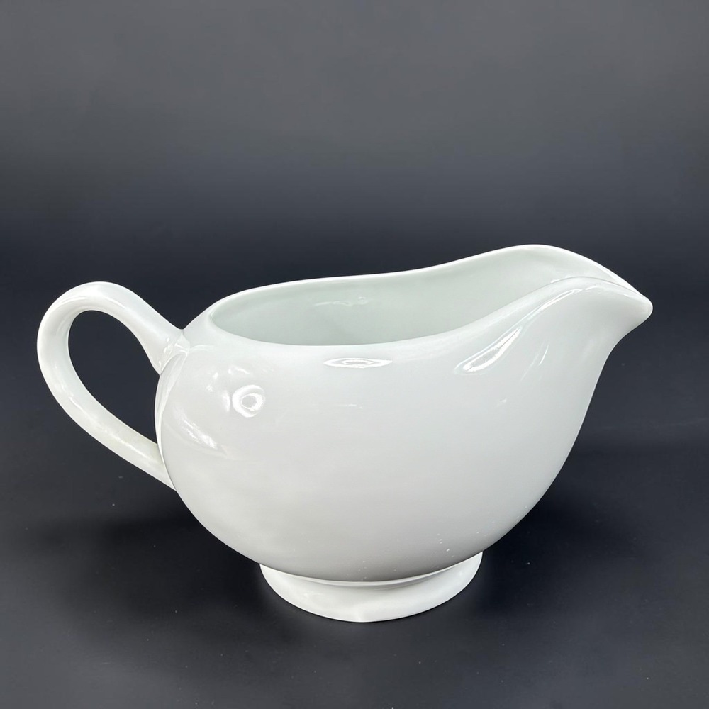Fitz and Floyd Everyday White Porcelain Gravy Boat Sauce Pitcher Container 4x7